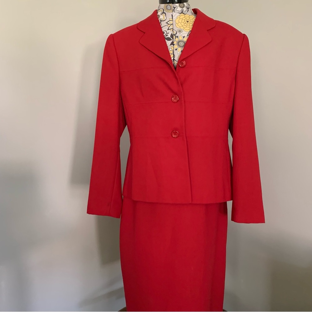 Elegant Red Women's Suit Dress